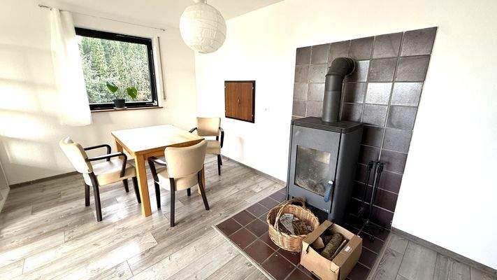 Essbereich mit Kaminofen