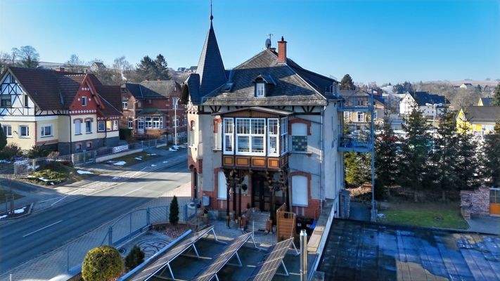 Seitenansicht mit Balkon