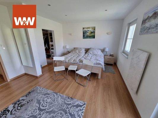 Schlafzimmer Eltern im OG