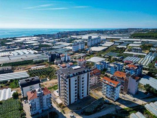 Sea and City-View Apartments in a Complex in Antalya Alanya