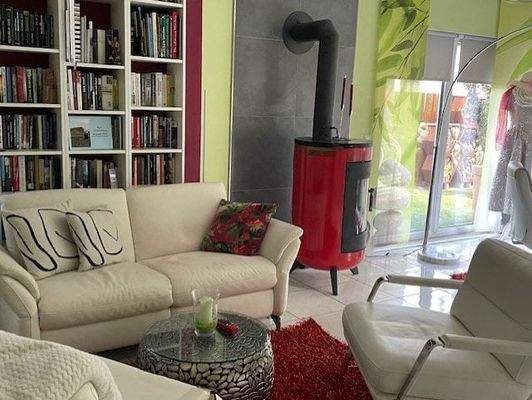 Gemütliche Sitzecke am Kaminofen