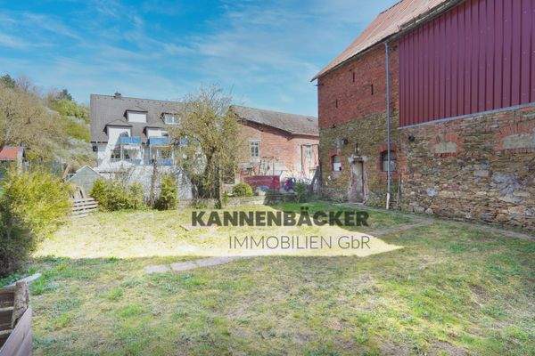 Garten hinten privat