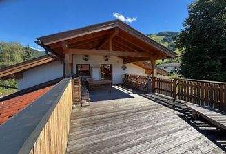 ca. 42 qm Terrasse (teils überdacht)