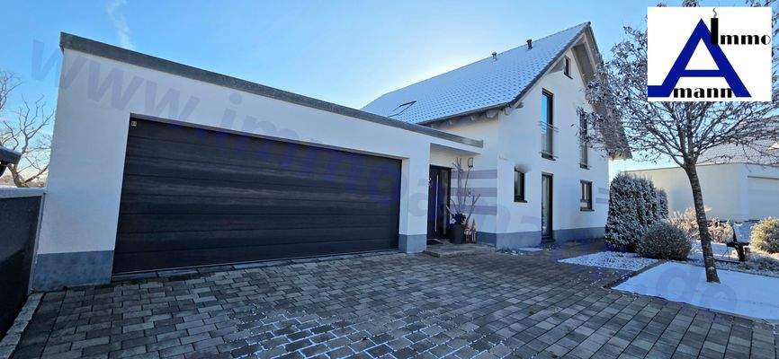 Liegenschaft Straßenansicht 