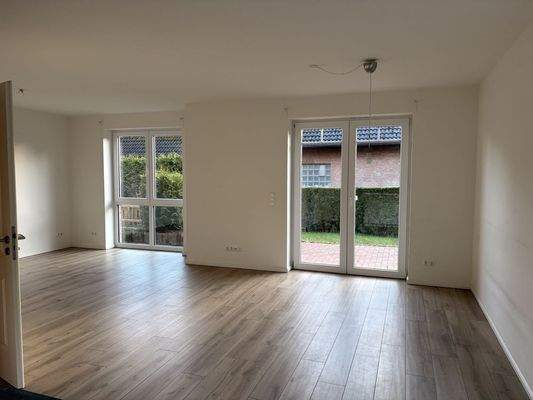 heller Wohn- und Essbereich