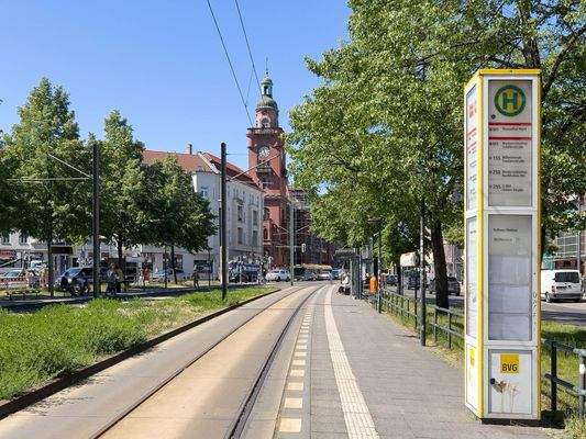 Bus- und Tramstation Rathaus Pankow