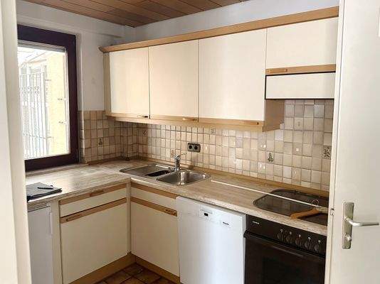 Hauptgebäude EG Küche Wohnung1