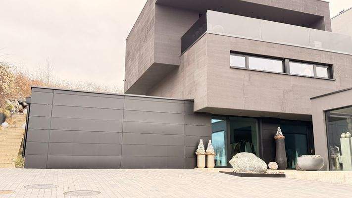 Hausansicht Auffahrt