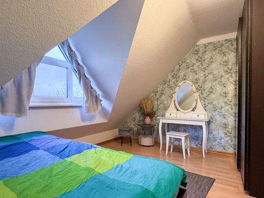 Schlafzimmer I OG