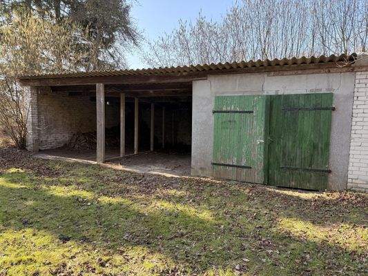 Garage + Stellplätze