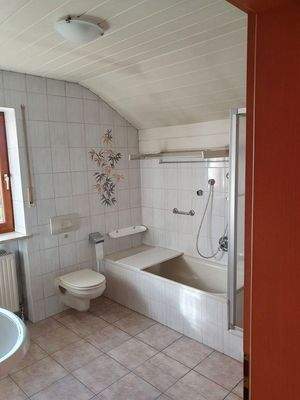 Bad Wanne und Dusche