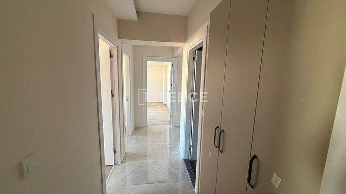 Apartments in a Building with Indoor Parking in İzmir Karşıyaka