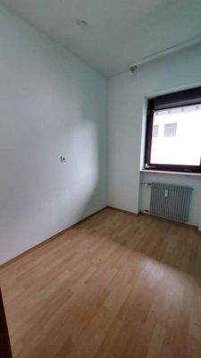 Abstellraum/Büro/begehbarer Kleiderschrank