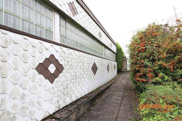 Schwimmbad_Außenansicht