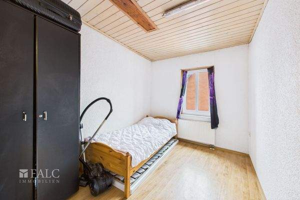 CAM04294G0-PR0028-STILL040