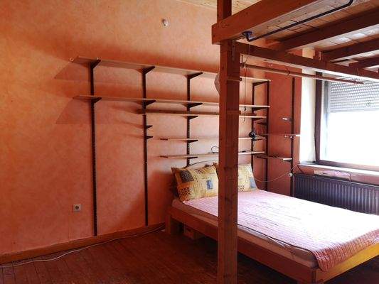 Schlafzimmer 1.OG.jpg