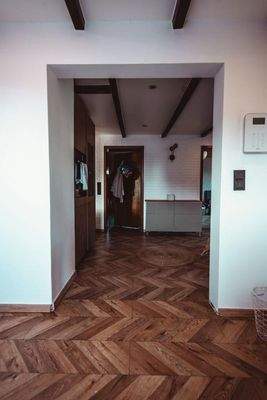 Flur mit Blick zum HWS Raum