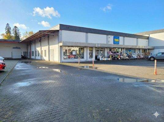 Außenansicht und Warenanlieferung