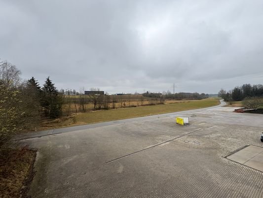 2. OG Aussicht Büro.JPG