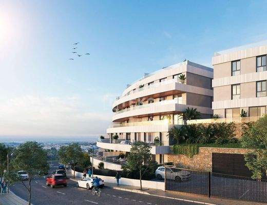 Impressive Views Apartments with Extensive Terraces in Estepona