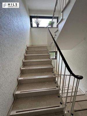 Treppenhaus - 2. Ansicht.JPG