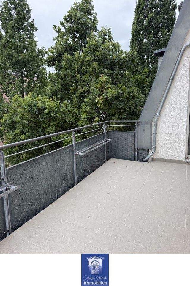 Eindrucksvolle Wohnung mit Balkon in gepflegter Umgebung! - Foto 2