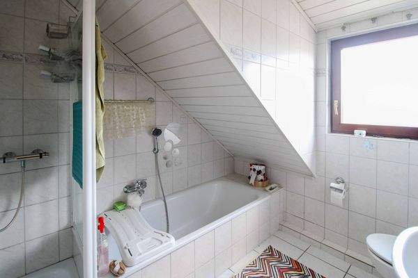 Tageslichtbadezimmer 1.OG