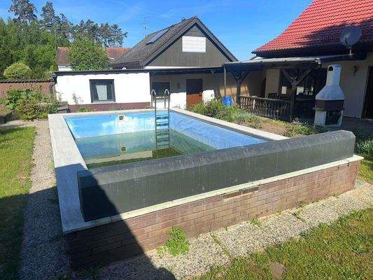 Garten mit Pool