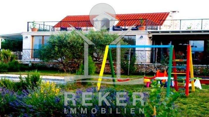 Hier können Ihre Lieben den ganzen Tag toben ohne einen einzigen Nachbarn zu stören!