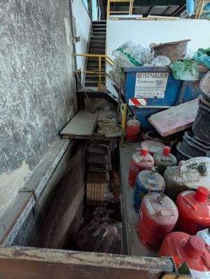 Halle - Kranschacht Keller.jpg