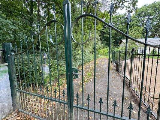 Das Tor zum Grundstück