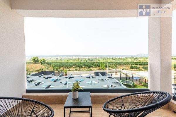 tinj-luksuzna-villa-s-velikom-okucnicom_22