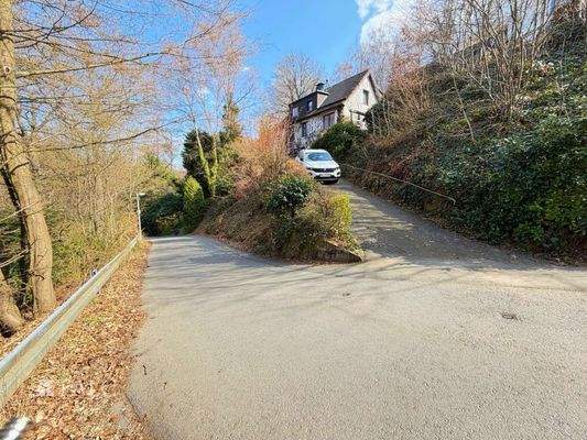 Straßenumfeld, Blick Bergab