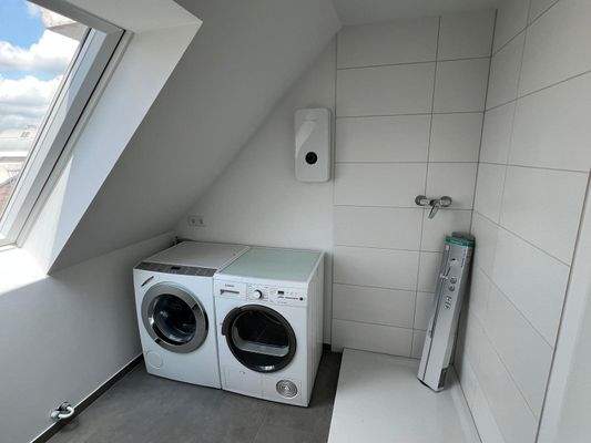 Wohnung (Dachgeschoss)