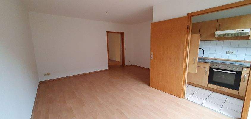 Wohnen mit Blick in Küche