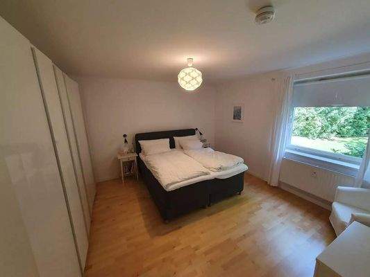 Schlafzimmer zum Garten