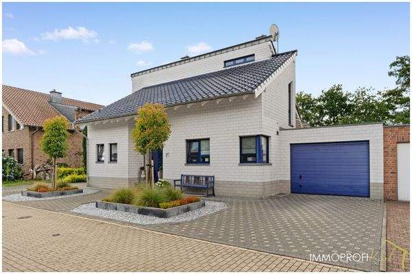 4. Gebäudeansicht.jpg