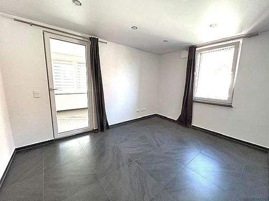 Schlafzimmer 2 mit Bekleidungsraum