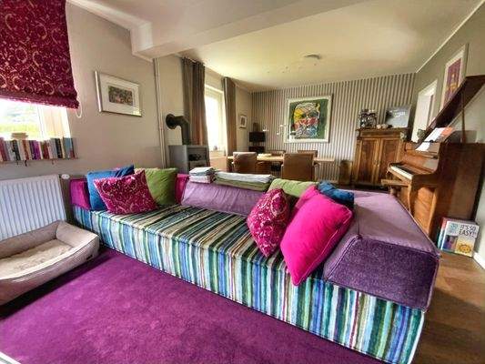 Blick in den offen Wohn- und Essbereich