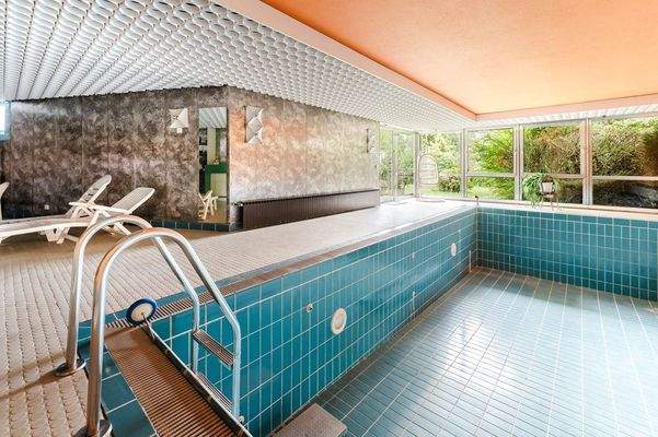 Der Wellnessbereich mit Schwimmbad 