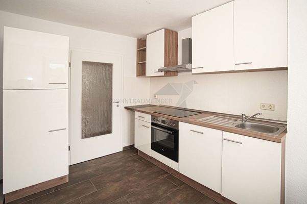 Küche mit Einbauküche