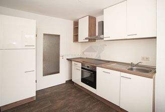 Küche mit Einbauküche