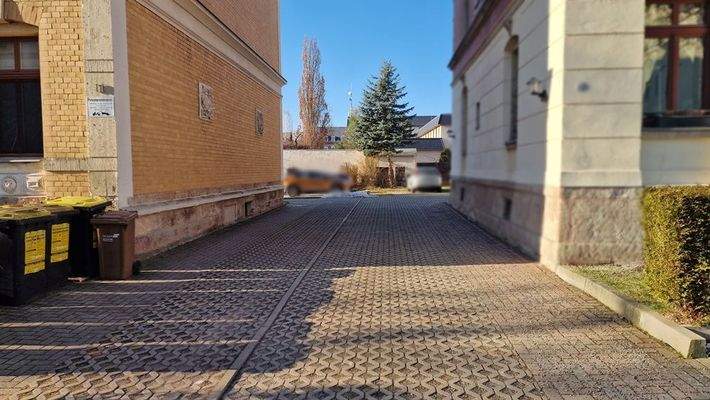 Zufahrt Stellplätze