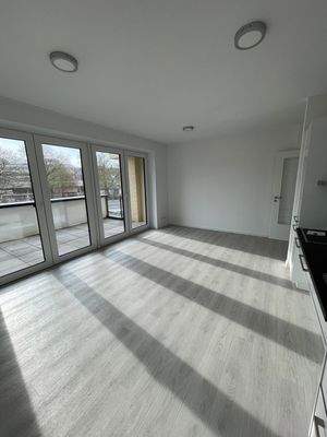 Lichtdurchfluteter Wohnraum