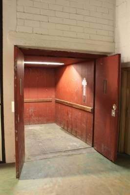 Aufzug 1,5 to und 3 x 2 m