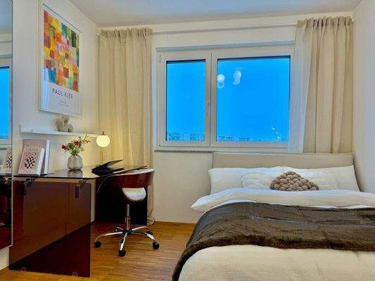 WG-Zimmer (1. links)