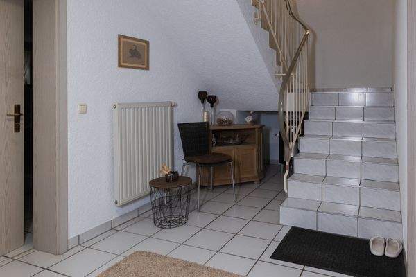 Treppenaufgang ins EG