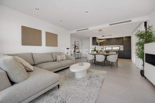 Elegant One-Story Villas with Stunning Views in Torrevieja