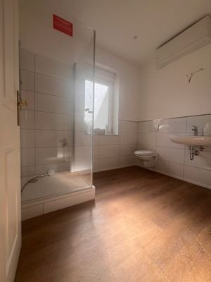 Badezimmer.JPEG
