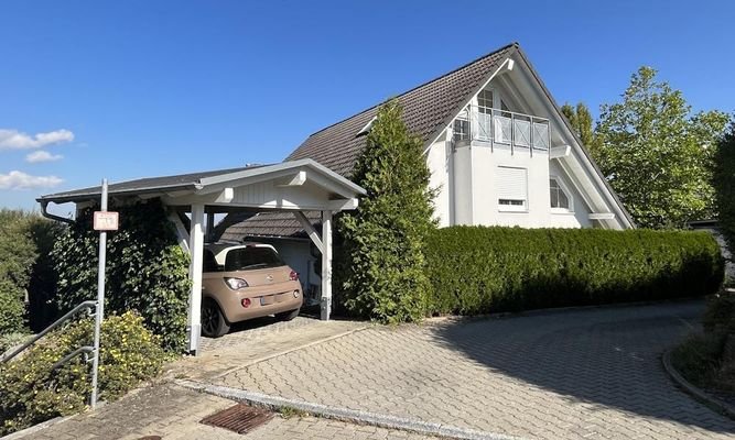 Haus mit Carport